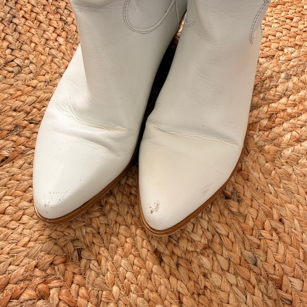 White Western-Style Women's Boots - Picture 3 of 4